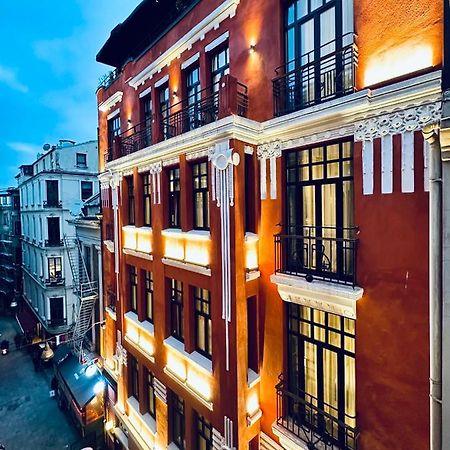 Ruz Hotels Istanbul Luaran gambar The hotel at night