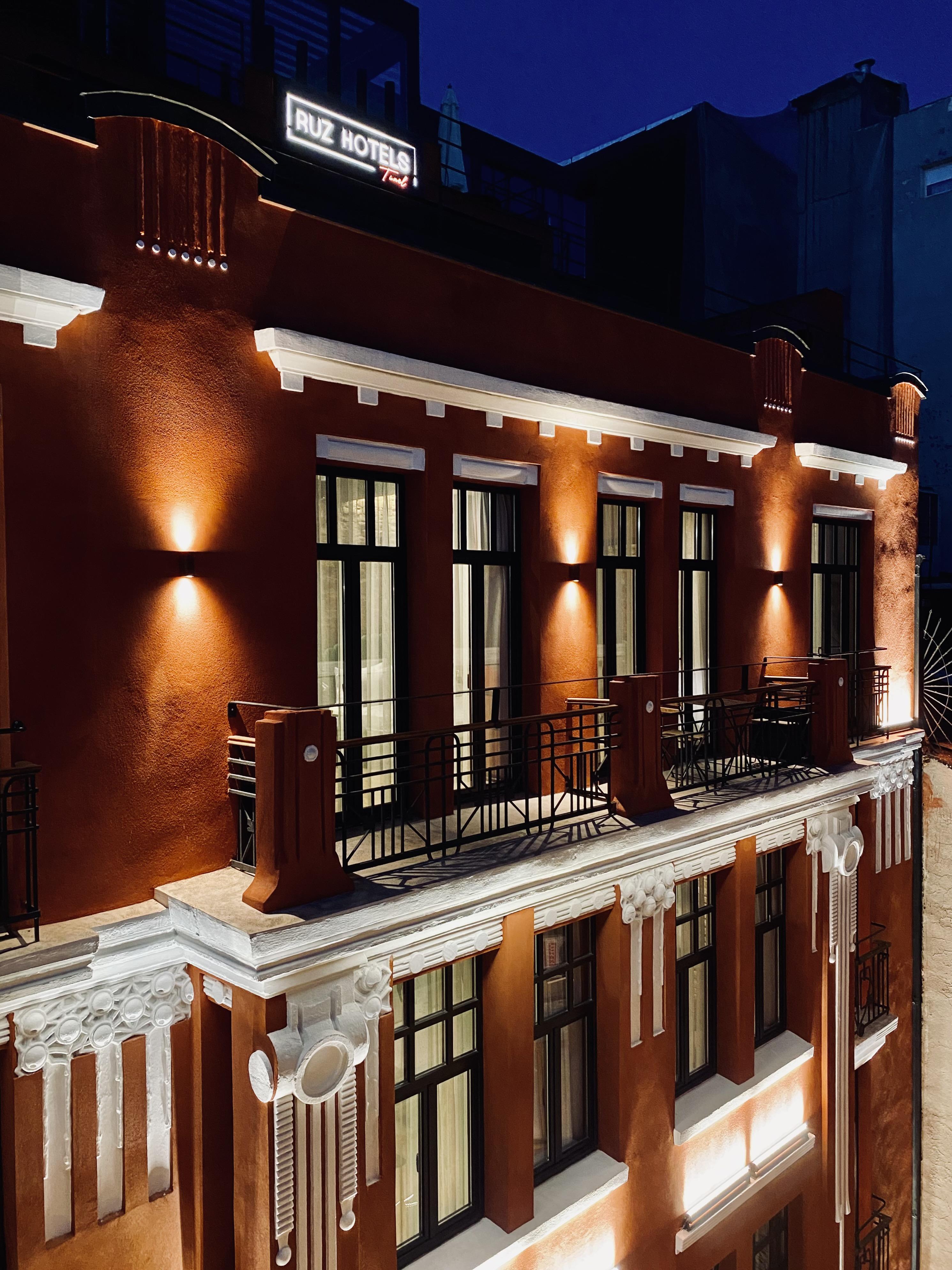 Ruz Hotels Istanbul Luaran gambar The balcony of the hotel