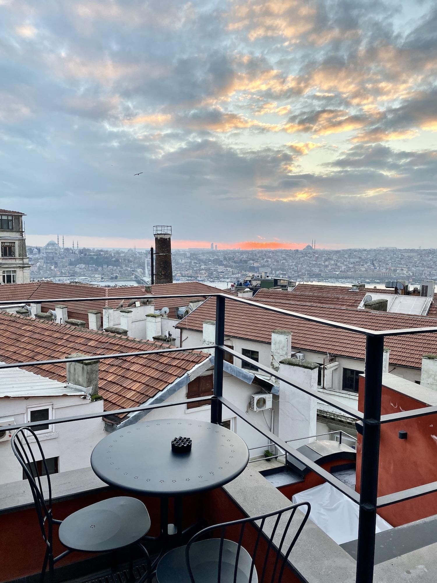 Ruz Hotels Istanbul Luaran gambar View of the Bosphorus from the hotel