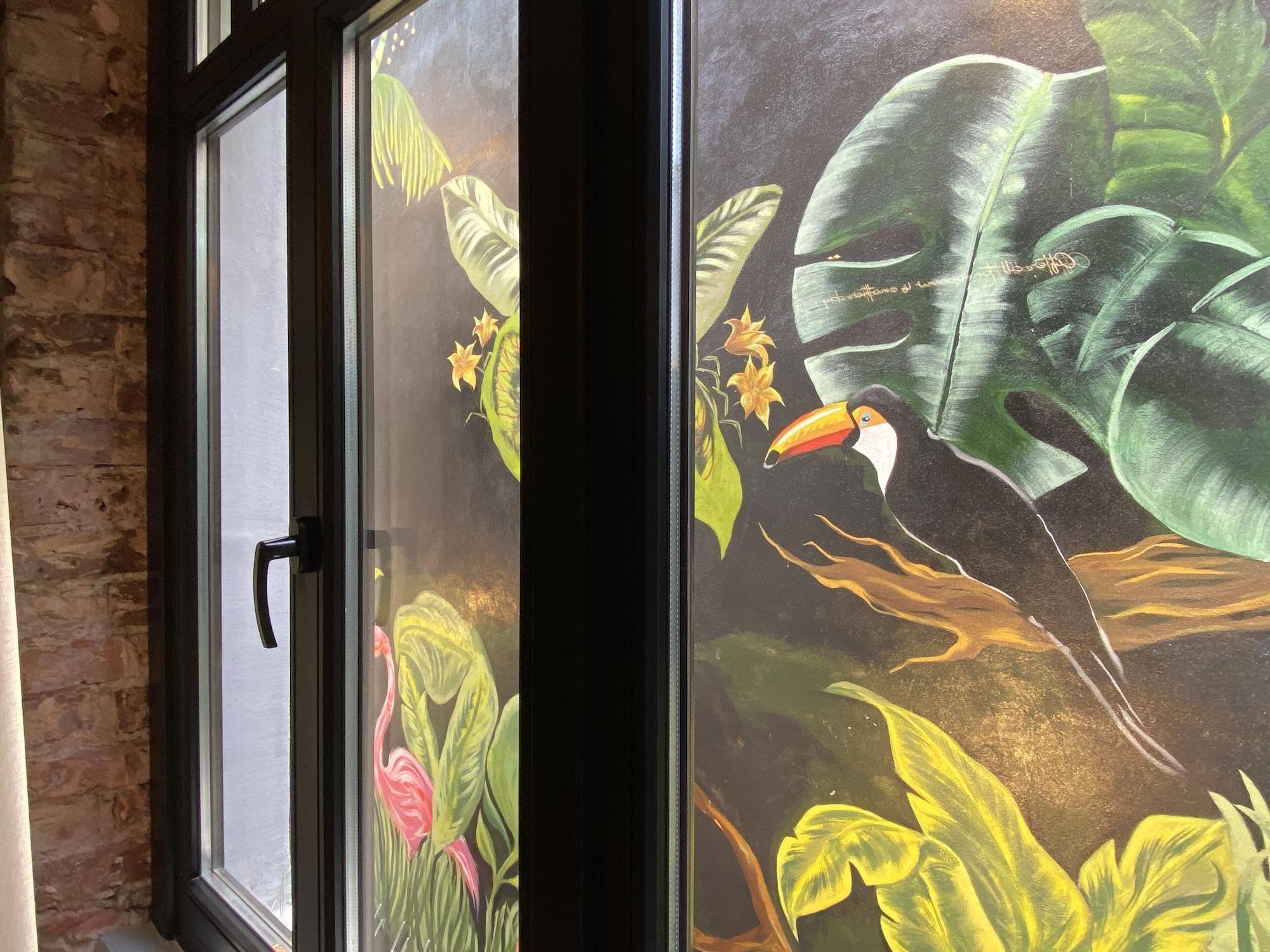 Ruz Hotels Istanbul Luaran gambar A mural in the lobby of the building