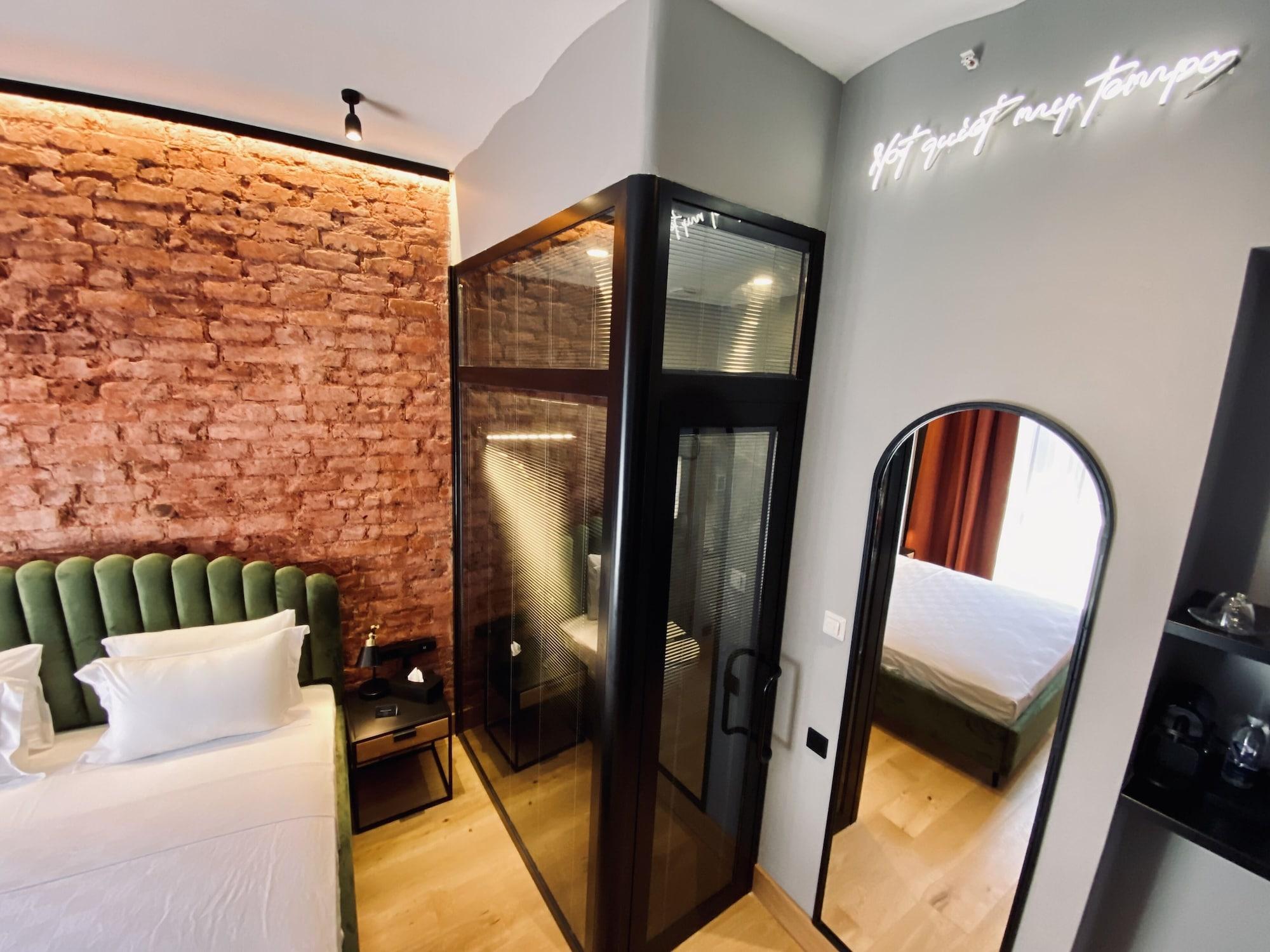 Ruz Hotels Istanbul Luaran gambar A room at the hotel