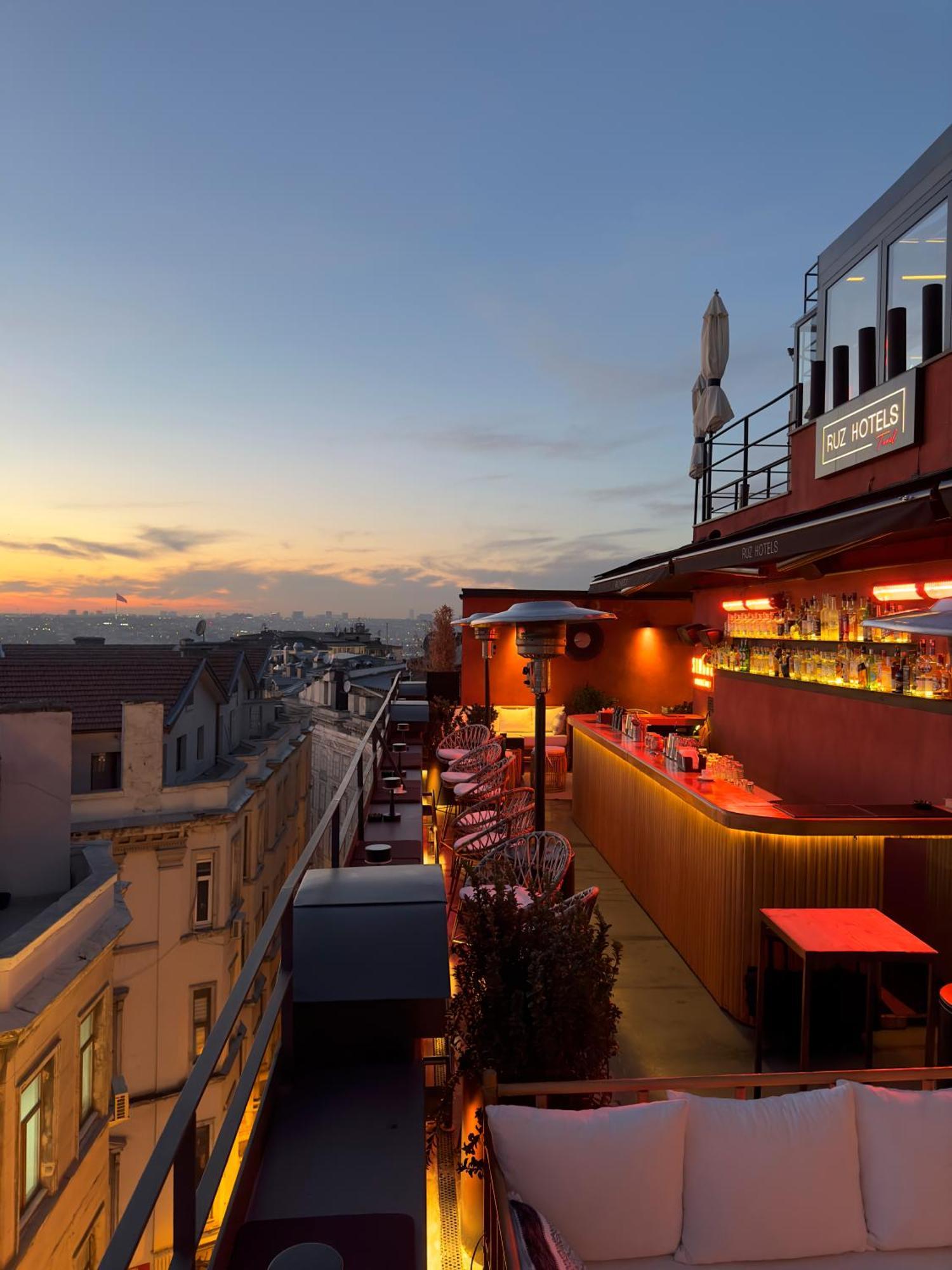 Ruz Hotels Istanbul Luaran gambar Rooftop bar